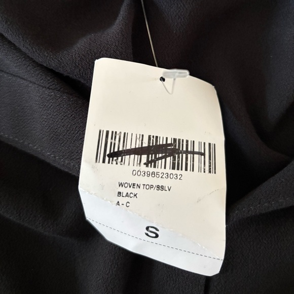 Forever 21 Black Rolled Sleeve Blouse NWT - Picture 3 of 4